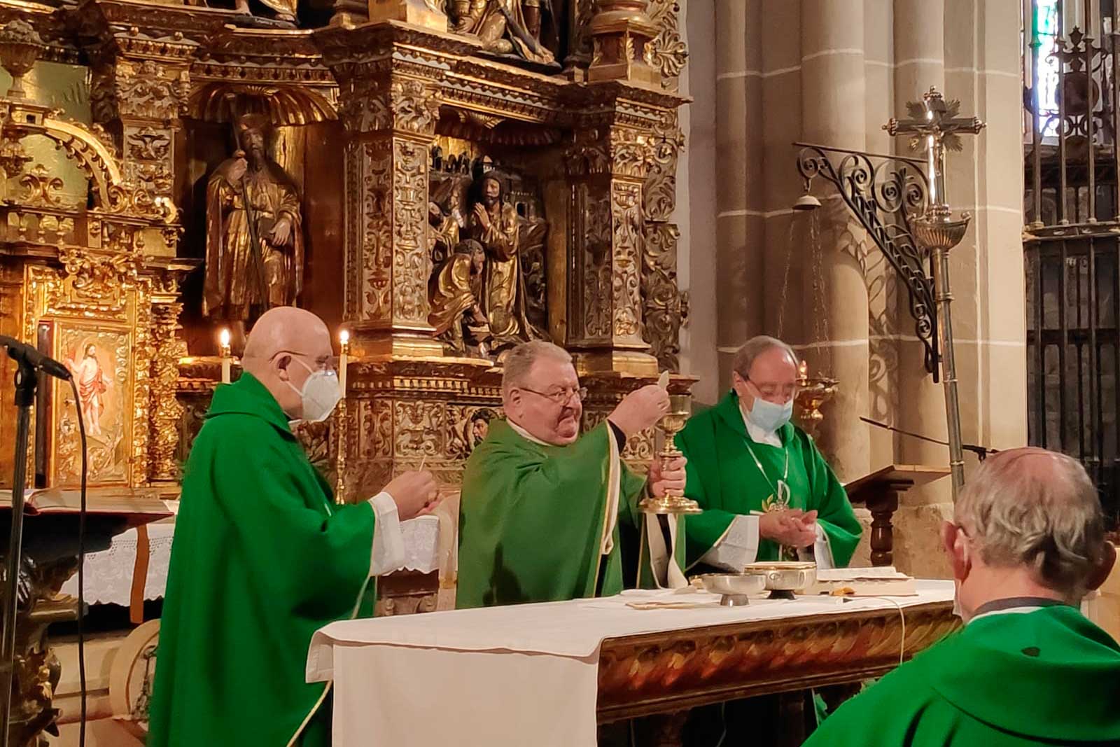 Bodas de oro sacerdotales de nuestro obispo