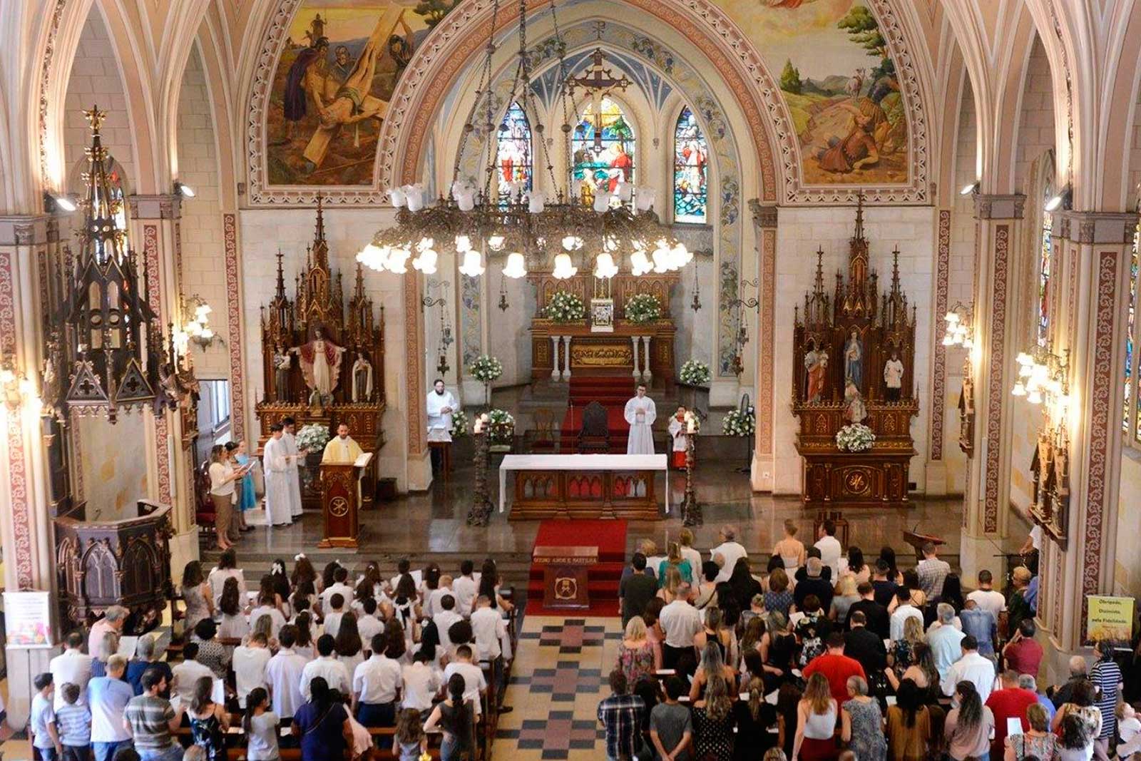 Parroquias, transformarse para evangelizar