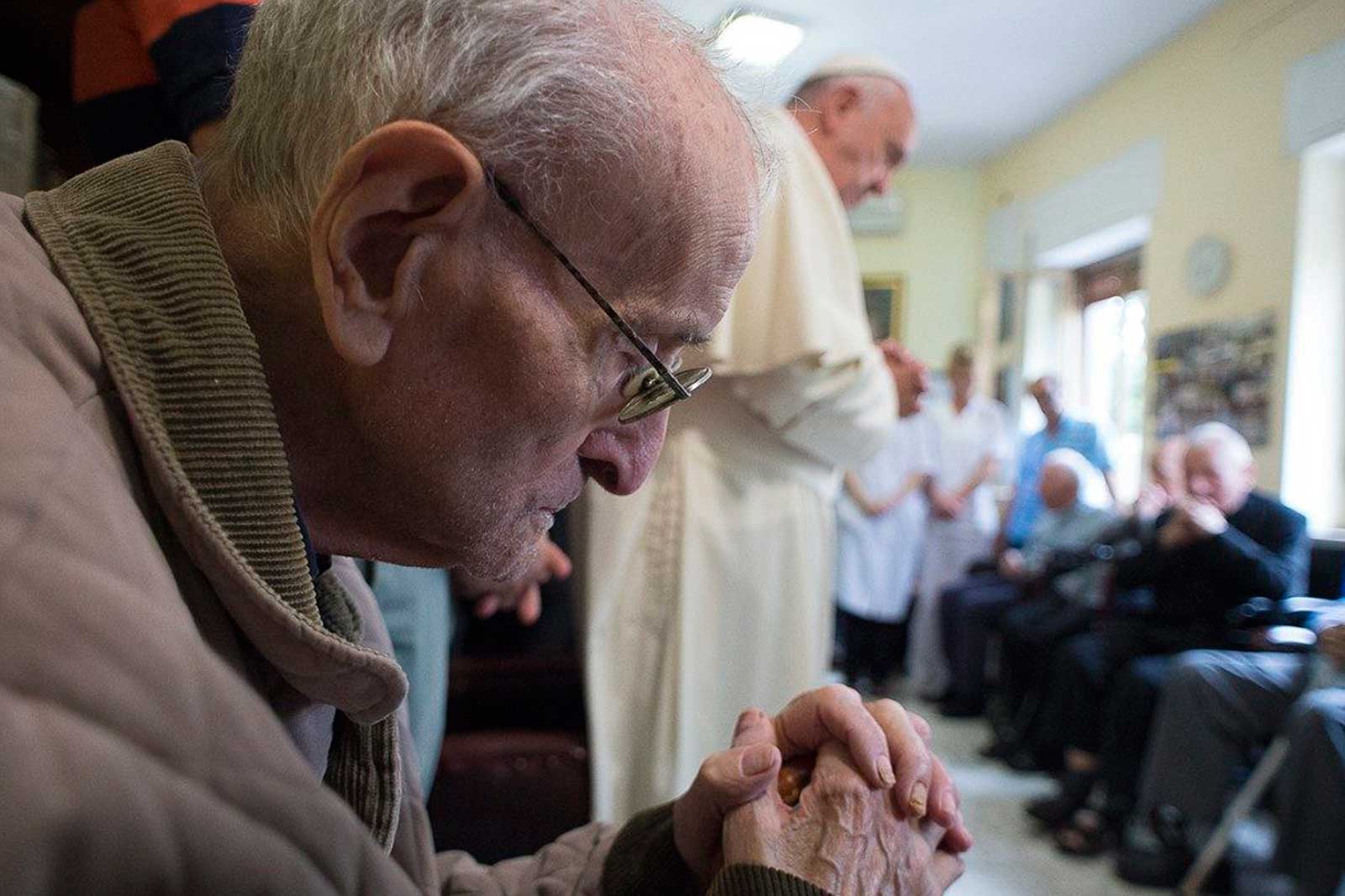 El Papa a los sacerdotes ancianos: Gracias por vuestro testimonio de amor fiel a Dios y a la Iglesia
