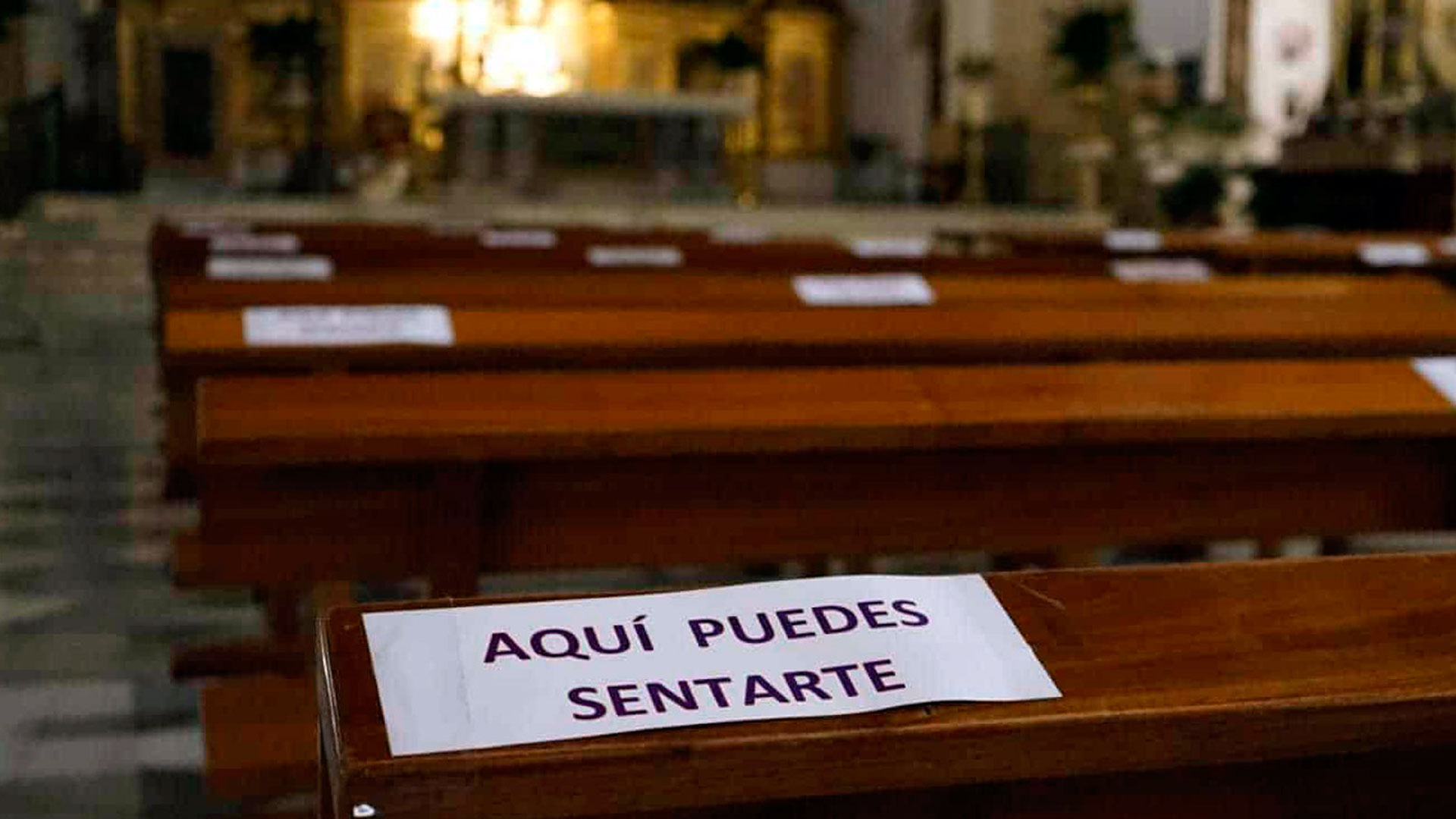 La Junta de Castilla y León suspende la limitación de 25 personas en espacios de culto, fijando la asistencia máxima a un tercio del aforo