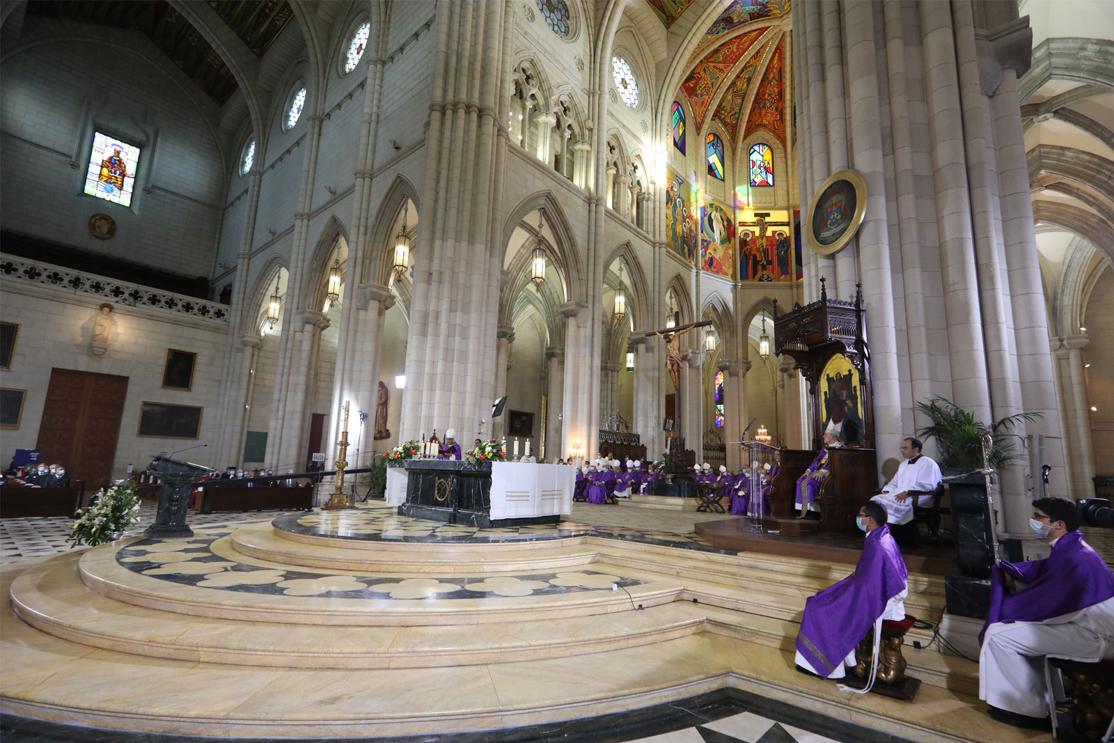 Funeral por los fallecidos por el COVID 19 en la Almudena: palabras y homilía